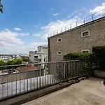 Veeve - At The Doorstep Of Trocadero